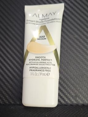 new Almay Smart Shade Foundation Medium 300